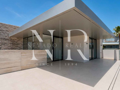 Villa neuve, côté plage à Cortijo Blanco, San Pedro, à vendre