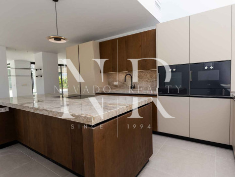 Villa neuve, côté plage à Cortijo Blanco, San Pedro, à vendre