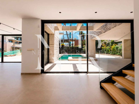 Villa neuve, côté plage à Cortijo Blanco, San Pedro, à vendre