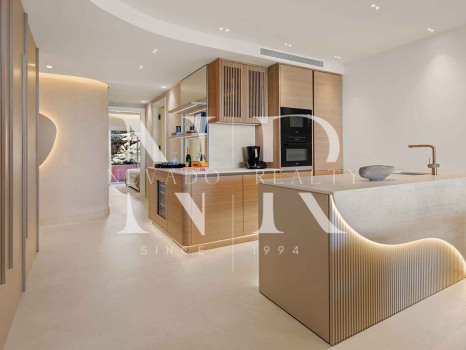 Apartment with sea views in a beachfront setting in Cabo Bermejo, Estepona, for sale