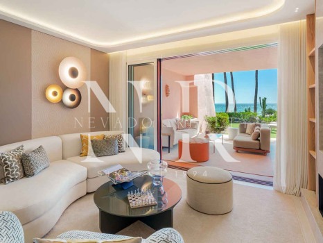 Apartment with sea views in a beachfront setting in Cabo Bermejo, Estepona, for sale