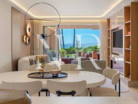 Apartment with sea views in a beachfront setting in Cabo Bermejo, Estepona, for sale