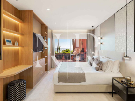 Apartment with sea views in a beachfront setting in Cabo Bermejo, Estepona, for sale