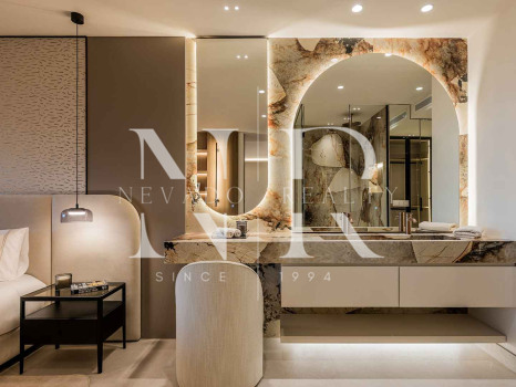 Apartment with sea views in a beachfront setting in Cabo Bermejo, Estepona, for sale