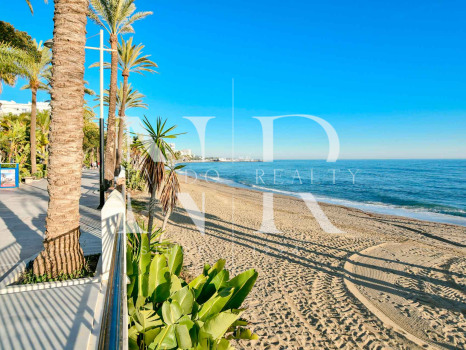 Beachfront apartment with sea views in Jardin Mediterraneo