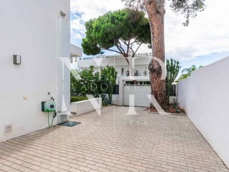 Villa for sale in Huerta Belón, Marbella