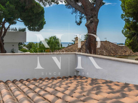 Villa for sale in Huerta Belón, Marbella