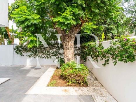 Villa for sale in Huerta Belón, Marbella