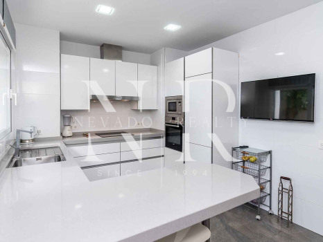 Villa for sale in Huerta Belón, Marbella