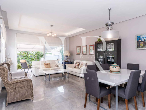 Villa for sale in Huerta Belón, Marbella