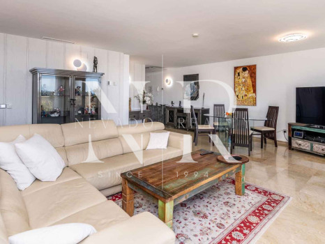 Apartamento en venta en Ocean Pines, Benahavís con vistas al mar