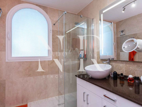 Apartamento en venta en Ocean Pines, Benahavís con vistas al mar