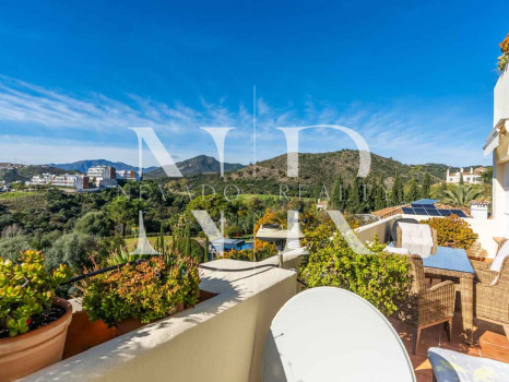 Apartamento en venta en Ocean Pines, Benahavís con vistas al mar