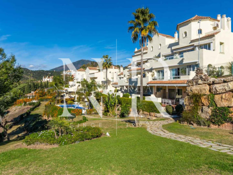 Apartamento en venta en Ocean Pines, Benahavís con vistas al mar