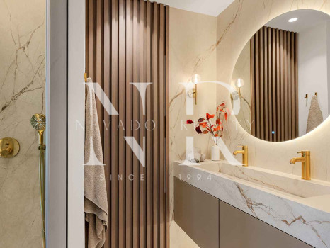 Apartamento en venta en Alcazaba Beach, Estepona en primera línea de playa
