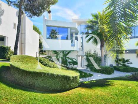 Villa pareada en venta en Meisho Hills, Marbella