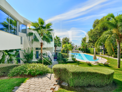 Villa pareada en venta en Meisho Hills, Marbella