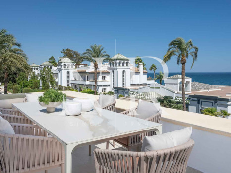 Penthouse à vendre à Dominion Beach, Estepona, en première ligne de plage