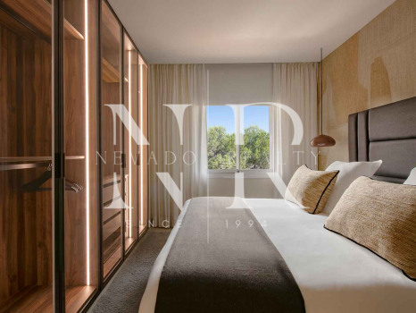 Apartment for sale in Los Granados del Mar, Estepona, on the beachfront