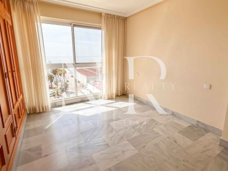 Apartment available for long-term rental in Marbella center with sea views