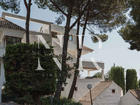 Apartamento en venta en Los Alcores del Golf, Nueva Andalucía