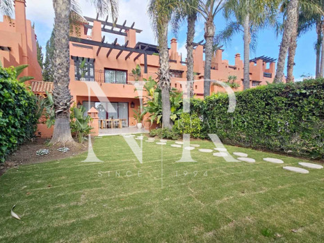 Maison mitoyenne à vendre à Altos de Puente Romano, Marbella