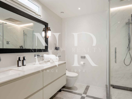 Apartment for sale in Marina Puente Romano, beachfront