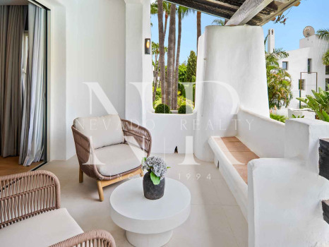 Apartment for sale in Marina Puente Romano, beachfront