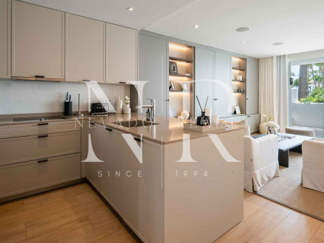 Apartment for sale in Marina Puente Romano, beachfront
