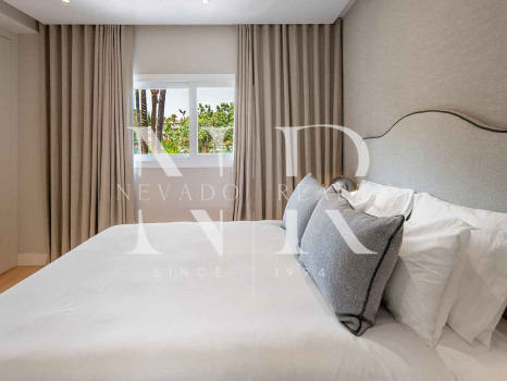 Apartment for sale in Marina Puente Romano, beachfront