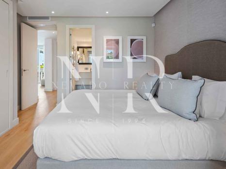 Apartment for sale in Marina Puente Romano, beachfront