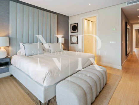 Apartment for sale in Marina Puente Romano, beachfront