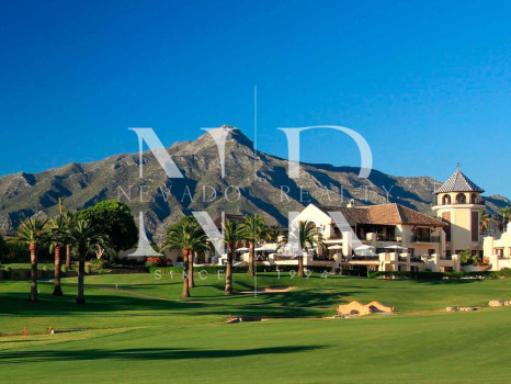 Apartment for sale in Marina Puente Romano, beachfront