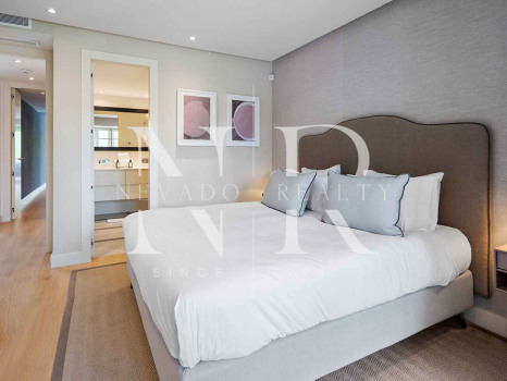 Apartment for sale in Marina Puente Romano, beachfront