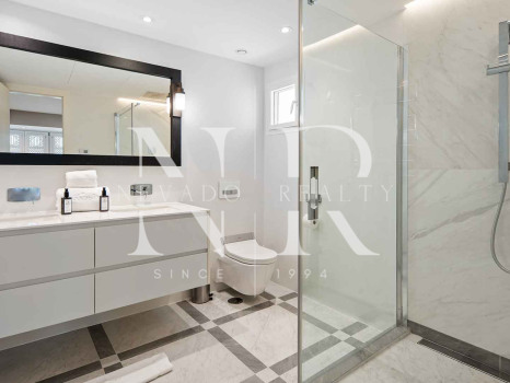 Apartment for sale in Marina Puente Romano, beachfront