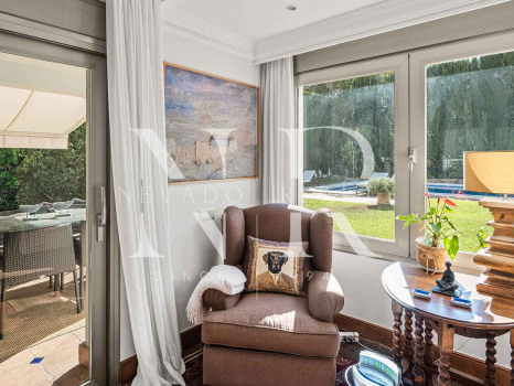Villa for sale in Los Monteros Playa, with sea views