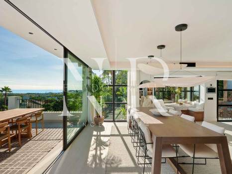 Villa for sale in Nueva Andalucía with sea views