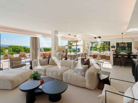 Villa for sale in Nueva Andalucía with sea views
