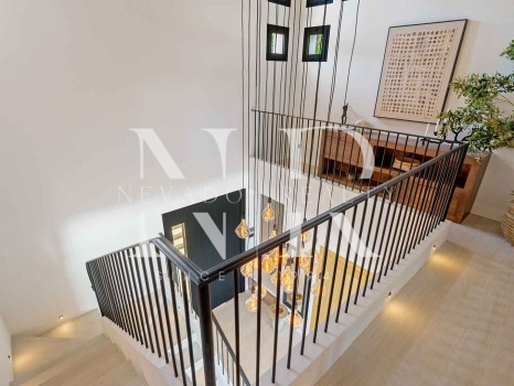 Villa for sale in Nueva Andalucía with sea views