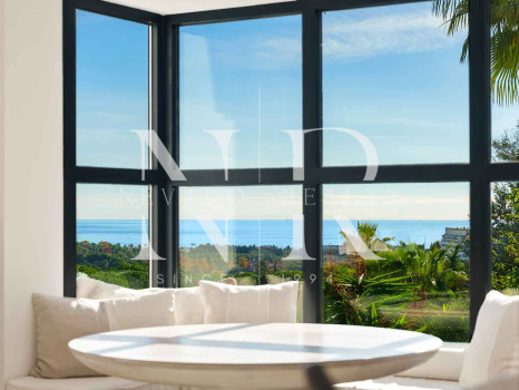 Villa for sale in Nueva Andalucía with sea views