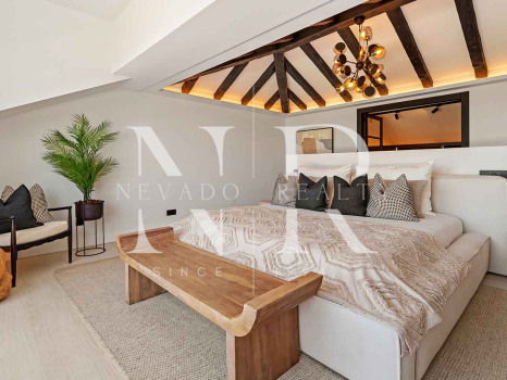 Villa for sale in Nueva Andalucía with sea views