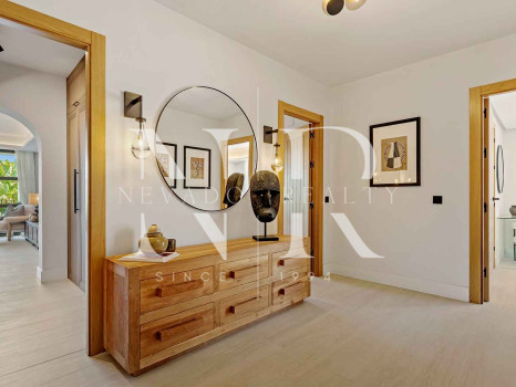 Villa for sale in Nueva Andalucía with sea views