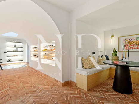 Villa for sale in Nueva Andalucía with sea views