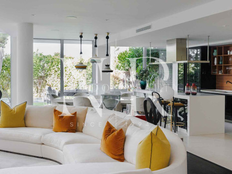 Semi-detached villa for sale in Meisho Hills, Marbella with sea views