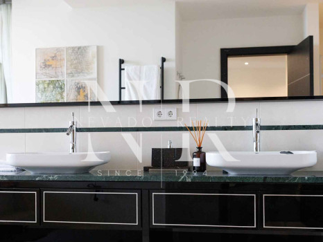 Semi-detached villa for sale in Meisho Hills, Marbella with sea views