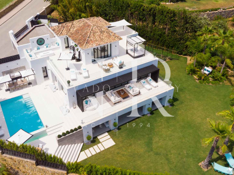 Villa en venta en Nueva Andalucía