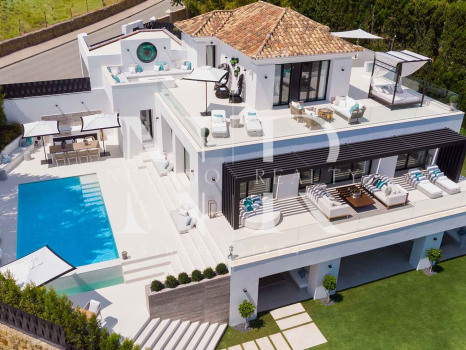 Villa en venta en Nueva Andalucía