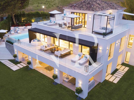 Villa en venta en Nueva Andalucía