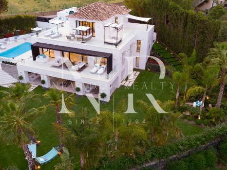 Villa en venta en Nueva Andalucía