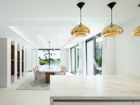 Villa en venta en Nueva Andalucía